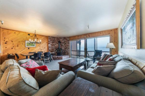 Comfortable Townhouse w/Lake View #154 at Donner Lake Village Truckee